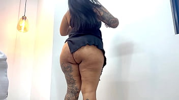 Preview 2 of Mfc Lore - CAMARA OCULTA A MI SUEGRA DESCUBRE PIERCING EN SU CO&Ntilde_O