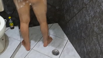 Preview 2 of Juliejoliee Record - Aquele banho gostoso depois de gozar