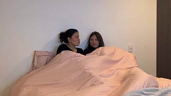 Preview 2 of Massage To Sofia - Tengo sexo con la mejor amiga de mi esposo y nos descubren.
