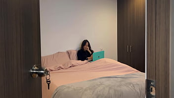 Preview 1 of Massage To Sofia - Tengo sexo con la mejor amiga de mi esposo y nos descubren.