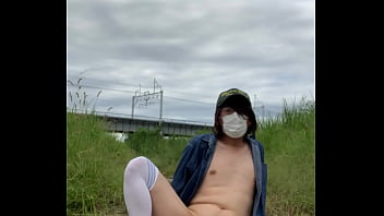 Preview 4 of Amarcan Brothar Sistar Sex Video - 女装まゆが河原で全裸で大股開き