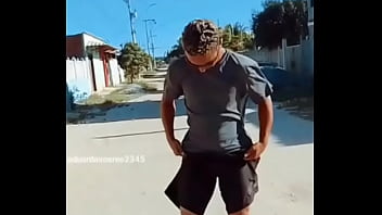Preview 1 of Bulge She Touches - V&iacute_deo de verifica&ccedil_&atilde_o