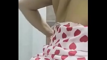 Preview 4 of Cheating Wife Sex Vedios - la esposa de mi vecino me muestra las tetas en video casero real