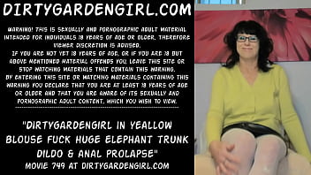 Preview 1 of Free Download Sex Video - Dirtygardengirl in yeallow blouse fuck huge elephant trunk dildo &amp_ anal prolapse