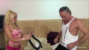 Preview 1 of Cali Bang Bus - Gorgeous hottie rewards an older guy with sex after working out
