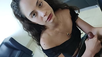Preview 3 of Biger Boob - Mi mejor amiga tiene la concha peluda y por eso le da pena follar conmigo