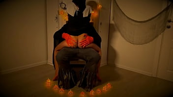Preview 3 of Soni Liuni - Pleasuring the Pumpkin King by blowjob