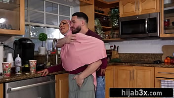 Preview 1 of Power Speed Sex - Hot Muslim Girlfriend Has First-Time Sex For Christmas (Babi Star)