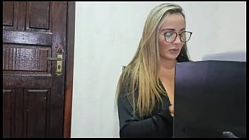 Preview 1 of Www Xxx Aadivasi Video Hd - CONTADORA  ESPERTA :  TUDO  SE  RESOLVE  NA PICA .