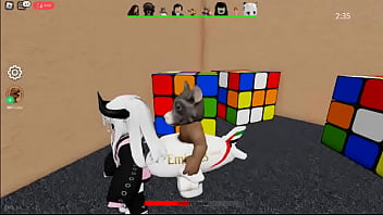 Preview 1 of Grandmoder - MISTER RATONCIO LEVA BUCETADA DA NOVINHA BRANQUELA E &Eacute_ SUPREENDIDO PELO GAS MOSTARDA DA NOVINHA QUE DESTROI O CLIMA!