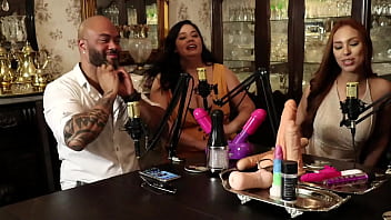 Preview 1 of Sek Xxxcom - Safada diz que fica com tes&atilde_o em todas as cenas,  mas teve uma par&oacute_dia que... - Amanda Borges e Bia Hot Official (Evento da Santa Caliente na Villa Fonttina)