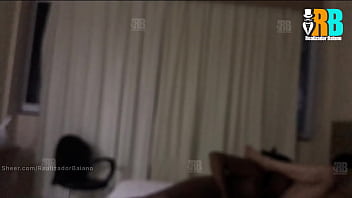 Preview 3 of Bangladesh Sexcom - Hotwife faz corno manso cuckold chupar ela enquanto recebe a rola do neg&atilde_o! Menage Amador