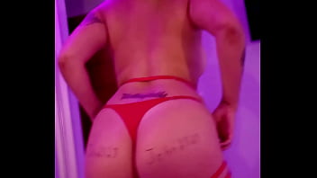 Preview 1 of Sweaty Bitch - Invito a un fan para que me coja por primera vez y lo dejo que me rompa el orto -LucySexyDoll- Argentina