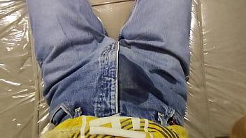 Preview 2 of Jaapn Mif - Peeing on the Sofa