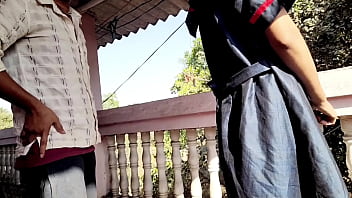 Preview 1 of Punjabi Girl Sex Hd - गांव से आई भाभी को बाहर घुमाने के बहाने देवर ने बाहर लेकर चोद दिया