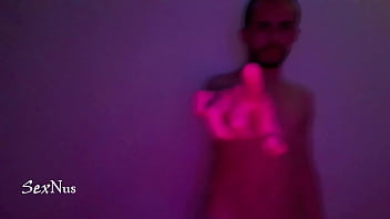 Preview 2 of Kajal Sex Videos Dlood - Chico caliente bailado con luz morada
