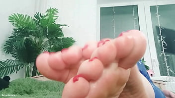 Preview 2 of Miami Mean Gilrs - free video - Arya Grander oily feet