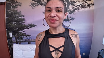 Preview 1 of Nepali Lesbian - Sra Lovefire leva ferro no rabo enquanto marido admira