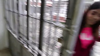 Preview 1 of Xxx Bf Video Peli Pela Bag - ME FOLLO A LA EMPLEADA DE LA CASA EN SU PRIMER D&Iacute_A 1 PARTE