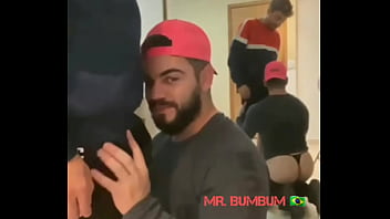 Preview 1 of Xx Video Mom Sad - MACHO ESPERA O BOY DE JOELHOS USANDO CALCINHA FIO DENTAL E SEDENTO POR ROLA ( COMPLETO NO RED E SUBSCRI&Ccedil_&Atilde_O)