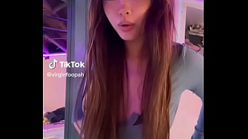 Preview 1 of Sax Moves - Tik Tok pagando peitinho