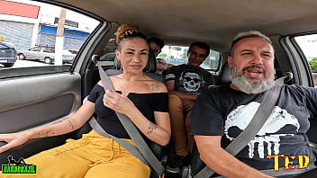 Preview 1 of New Porn Viral Video - Casal de Swinger entra na carona e Sra Lovefire conta sobre seu GangBangs