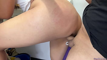 Preview 3 of Veronica Vain Sexy Video - Hijastra Traviesa se sienta en las Piernas de su Padrastro y el no puede Resistir la Tentacion
