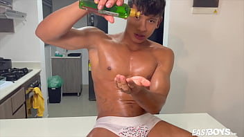 Preview 1 of Old Pussy Exam Com - Muscle Worship and Handjob - Damond Brown