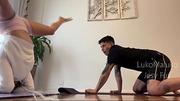 Preview 2 of Womun Big - Me follo por el culo a la profesora de yoga | JesyFux