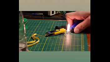 Preview 2 of Mom Pepek - Petard de merde test dans une cl&eacute_ usb