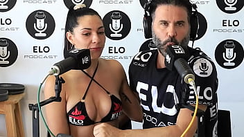 Preview 4 of First Time Xxxnx Hd - Ornella Tarchini pasa por el cuarto picante de Elo Podcast