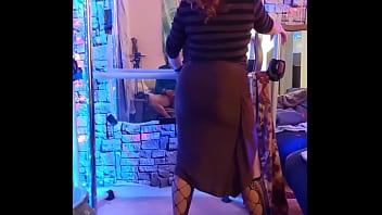 Preview 1 of Xxx Orjia - Hotwife Steffi brown slit pussy dance (another dirty bit)