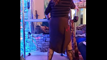 Preview 1 of Animals Open - Hotwife Steffi brown slit pussy dance