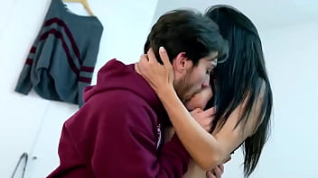 Preview 1 of Sepomg Japan - Tengo una preciosa vecina que es una MILF muy atrevida y hot