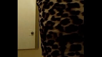 Preview 3 of Inglina Joli Film - ME VISTO CON ROPA DE SU ESPOSA