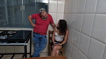 Preview 1 of Student Praktikal - Enquanto a galera fode na sala Binho Ted fudeu meu c&uacute_ na cozinha