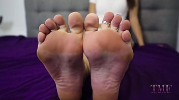 Preview 2 of Porn Ses 69 - Sunshine Tampa&#039_s First Barefoot Footjob