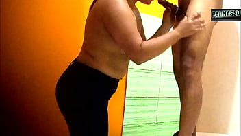 Preview 3 of Nazuna Otoi - Mujer culona trabaja vendiendo comida pero no le alcanza y acepto tener sexo duro a cambio de dinero. Luego ella se fue a seguir trabajando con normalidad