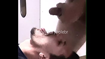 Preview 4 of Rape Celebtry - CHUPEI O JORNALISTA H&Eacute_TERO CASADO E ELE GOZOU NA MINHA BOCA (COMPLETO NO RED)