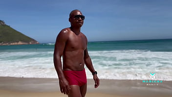 Preview 2 of Indean Guj Mom - Rough sex with a fan who recognized me on the beaches of Brazil - MultiSquirt BBC Mariana Martix