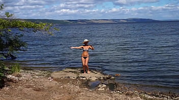 Preview 1 of Chavitas En Ciber - Hawaii Mood on beachof Volga-river