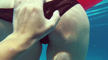 Preview 3 of Sexvideo Mit Ninja Wagner - Kittina Ivory undresses in the swimming pool