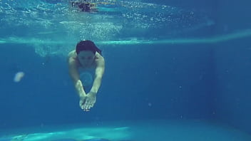 Preview 4 of Sexvideo Mit Ninja Wagner - Kittina Ivory undresses in the swimming pool