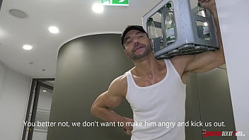 Preview 3 of Beeg Of Australia - Bloppers and funny moments that show the funny side of what happens on porn sets.