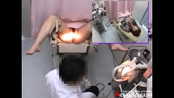 Preview 4 of Lucy Li On Massage - 性病に感染してしまった19歳金髪おねーちゃんのサキさん　婦人科診察のすべて　 File06