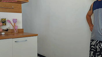 Preview 1 of Natasha Skinski Interracial - enquanto meu marido estava no banho transei com amigo dele,  sexo arriscado