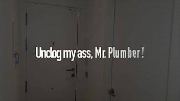 Preview 1 of Granny Porne - Unclog my Ass,  Mr. Plumber !