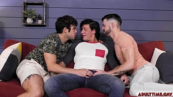 Preview 2 of Wwwhdsex Vedio Download Com - Straight guy Dalton Riley gets to experience his first gay sex with friends Casey Everett and Joseph Castlian.