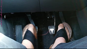 Preview 2 of Father Forcing Fuck Daughter - Pedal Pumping in Hausschuhen ** Nylonfeet **