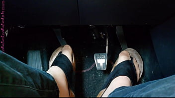 Preview 3 of Father Forcing Fuck Daughter - Pedal Pumping in Hausschuhen ** Nylonfeet **